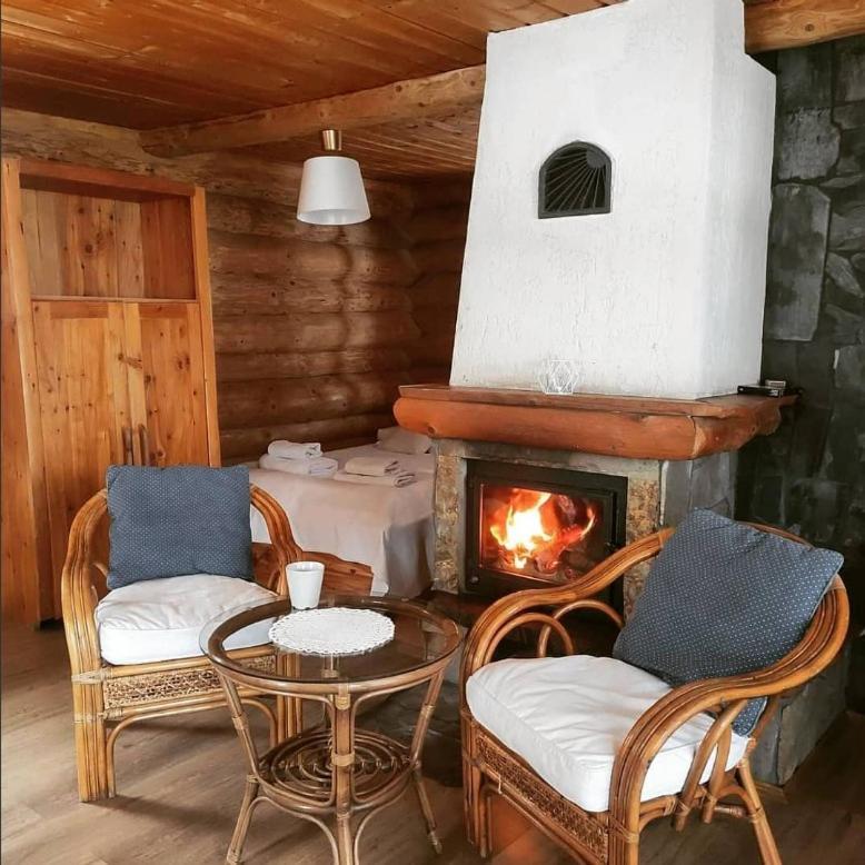 Wilcza Jama - Domki Z Bali Lutowiska Buitenkant foto