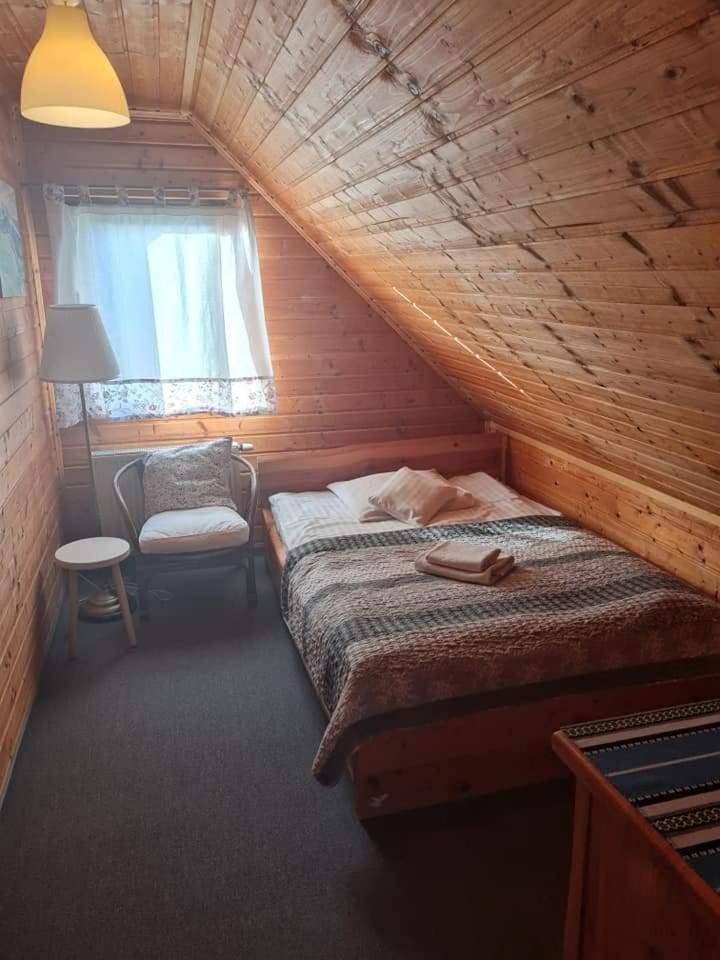 Wilcza Jama - Domki Z Bali Lutowiska Kamer foto