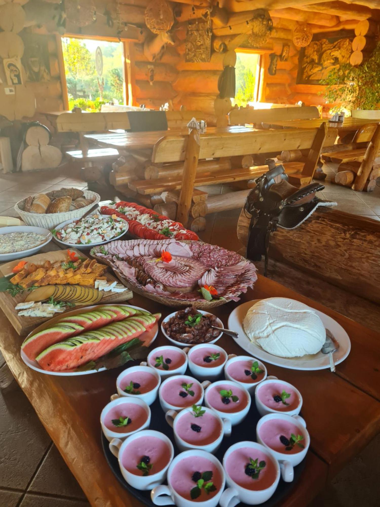 Wilcza Jama - Domki Z Bali Lutowiska Buitenkant foto