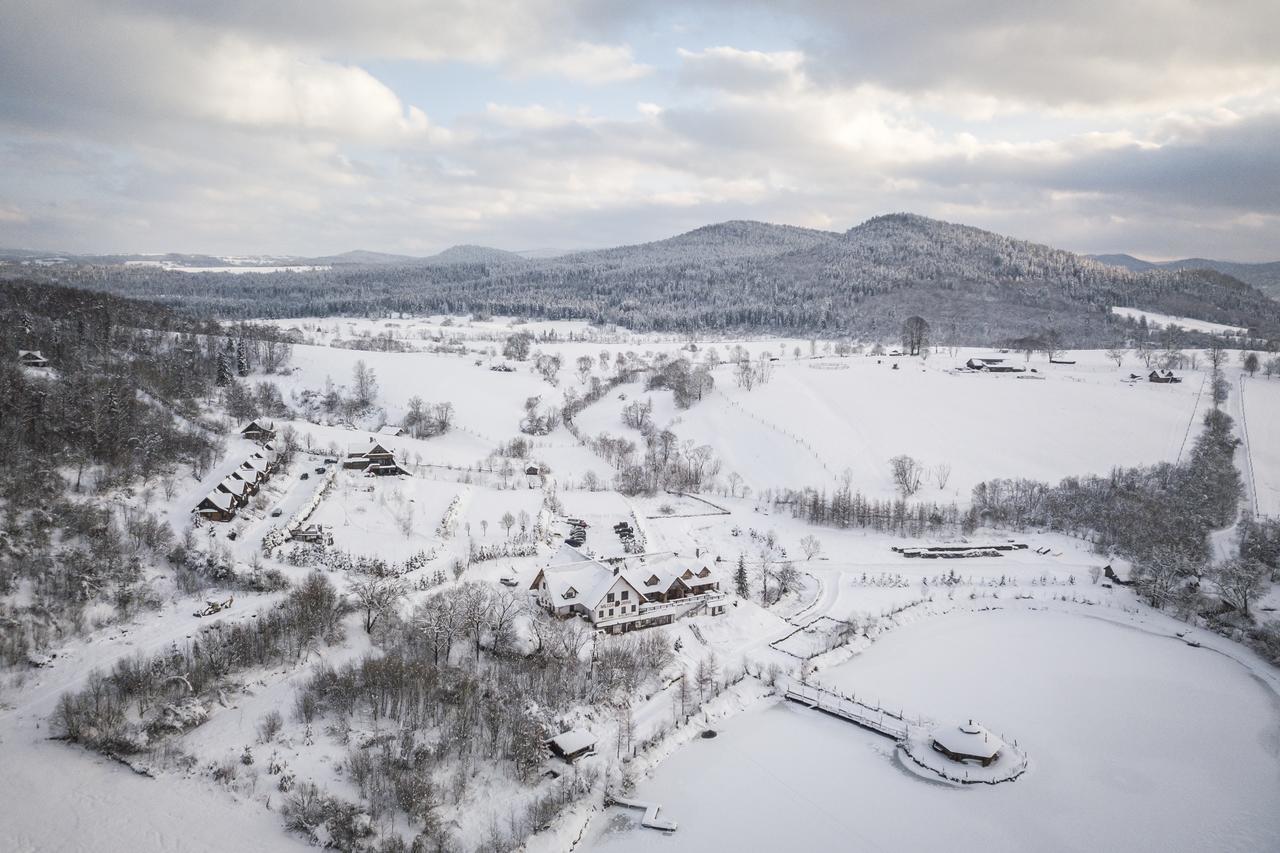 Wilcza Jama - Domki Z Bali Villa Lutowiska Buitenkant foto